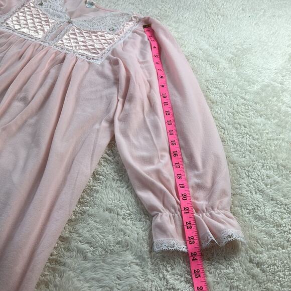 Vintage soft pink flannel nightgown dressing gown, size 1x made in USA - Picture 5 of 8